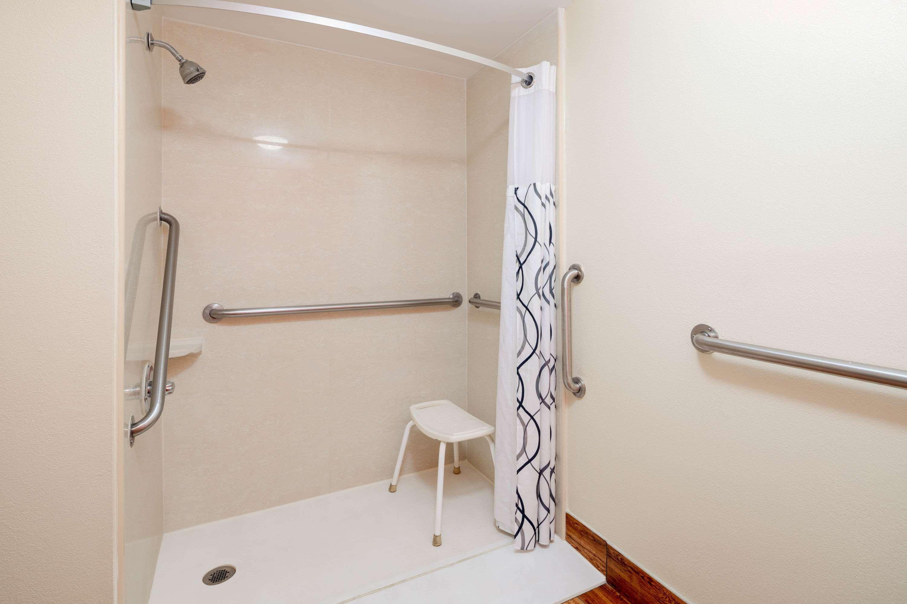Howard Johnson By Wyndham Savannah Ga Georgetown Exterior foto