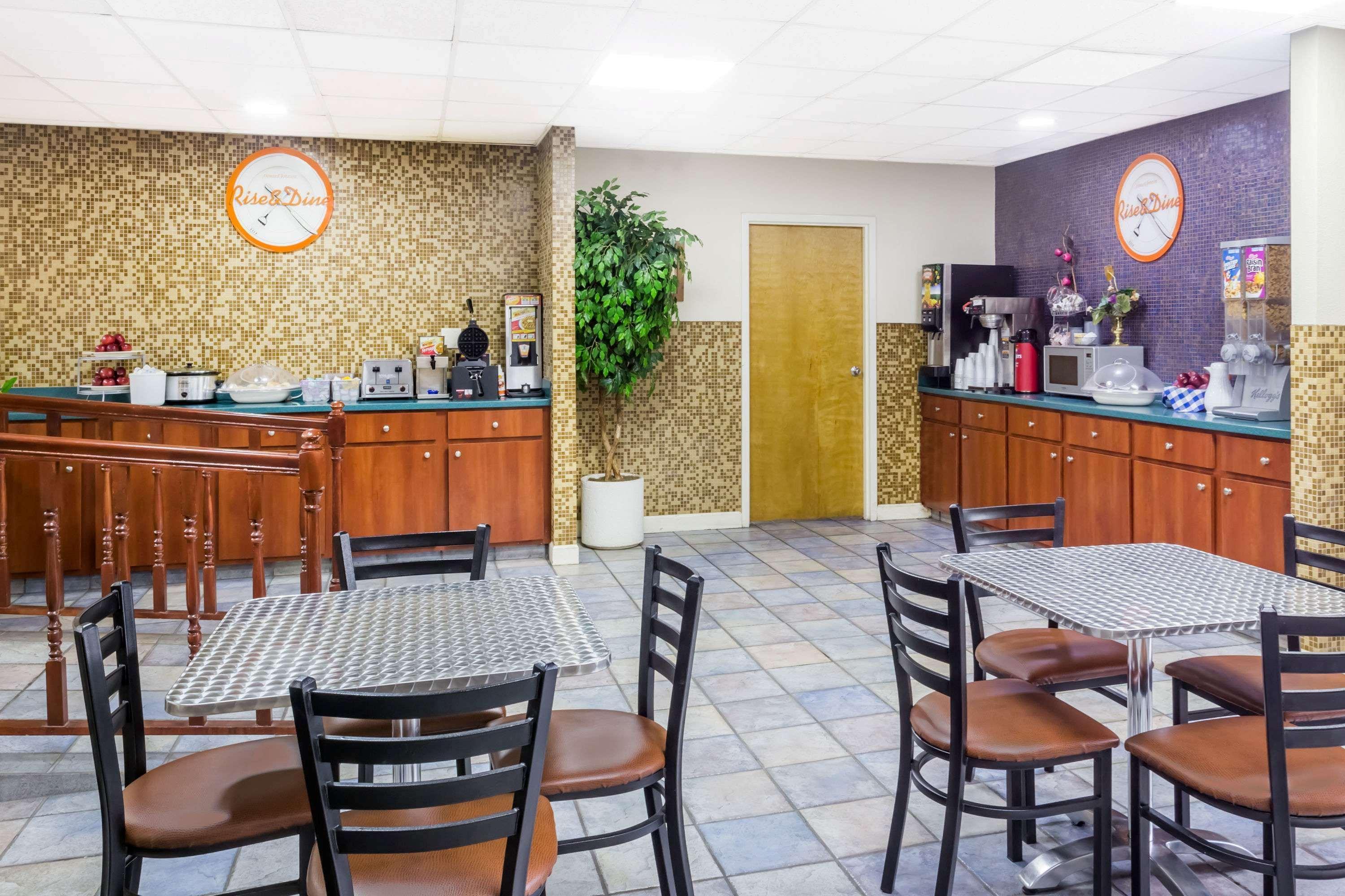 Howard Johnson By Wyndham Savannah Ga Georgetown Exterior foto