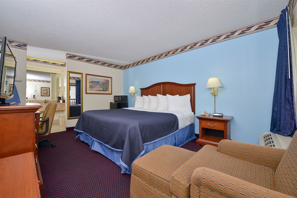Howard Johnson By Wyndham Savannah Ga Georgetown Exterior foto