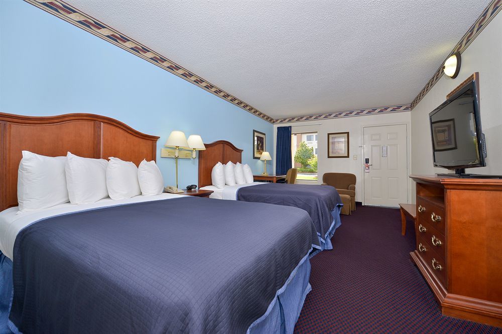 Howard Johnson By Wyndham Savannah Ga Georgetown Exterior foto