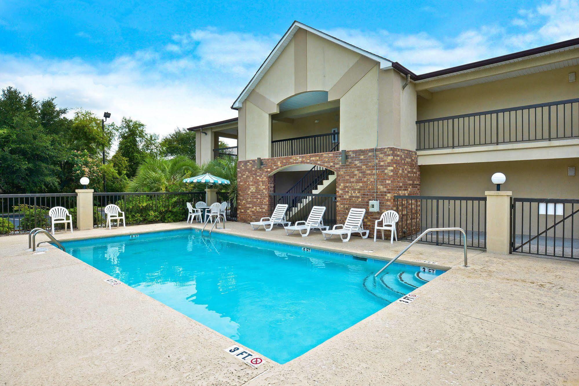 Howard Johnson By Wyndham Savannah Ga Georgetown Exterior foto