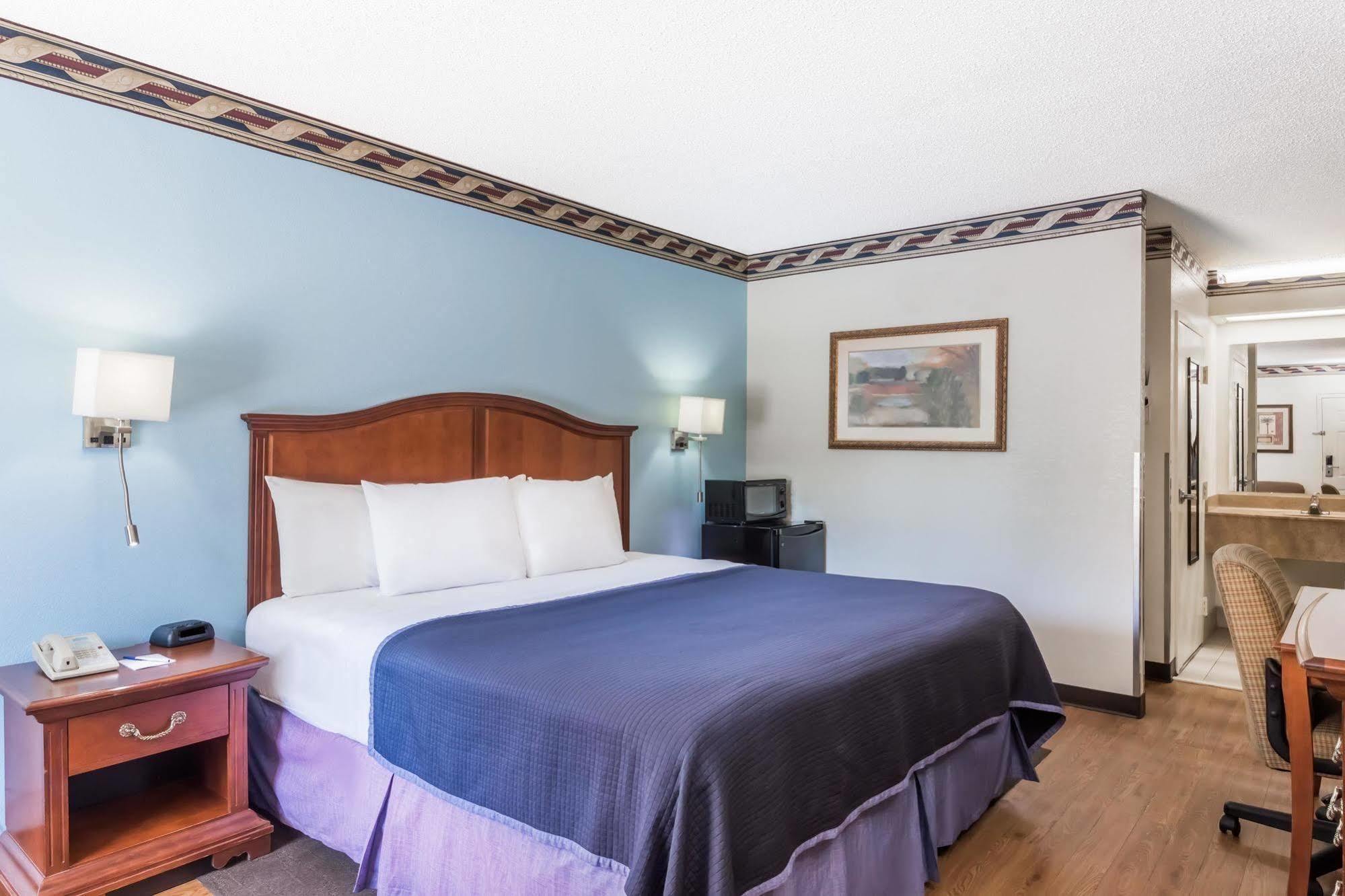 Howard Johnson By Wyndham Savannah Ga Georgetown Exterior foto