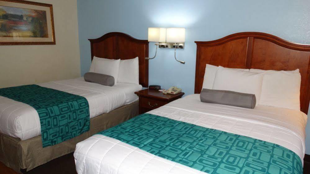 Howard Johnson By Wyndham Savannah Ga Georgetown Exterior foto